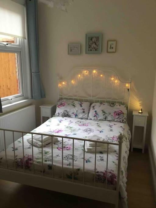 Bikki Apartments - 2 Bedroom Harrow Eksteriør billede